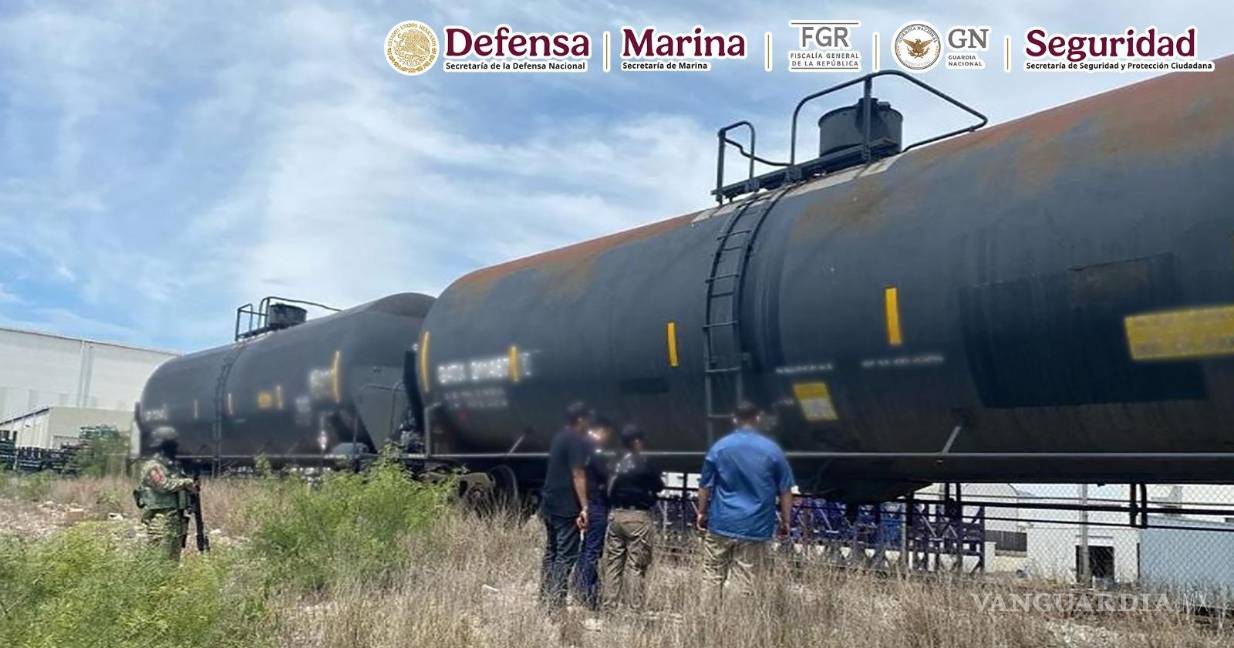 $!Carrotanques sin documentos fueron ubicados en Ramos Arizpe y reportados como abandonados.