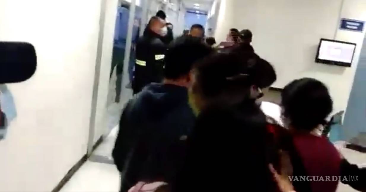 $!Así fue el caos en hospital de Ecatepec: irrumpen buscando a familiares y encuentran cadáveres en bolsas (VIDEOS)