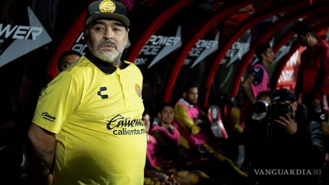 Maradona llegó bailando al duelo de Dorados vs Mineros