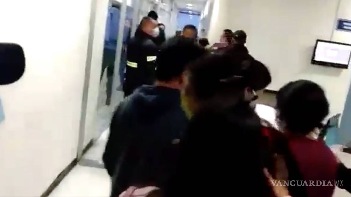 $!Así fue el caos en hospital de Ecatepec: irrumpen buscando a familiares y encuentran cadáveres en bolsas (VIDEOS)