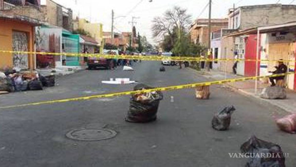 $!Mujer fue asesinada de un balazo cuando llevaba a su hija a la escuela, en Jalisco