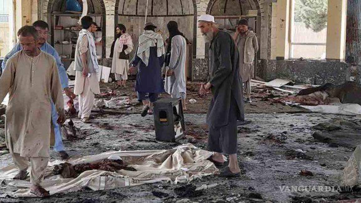 Ya son 120 muertos tras atentado suicida a una mezquita chií en Afganistán