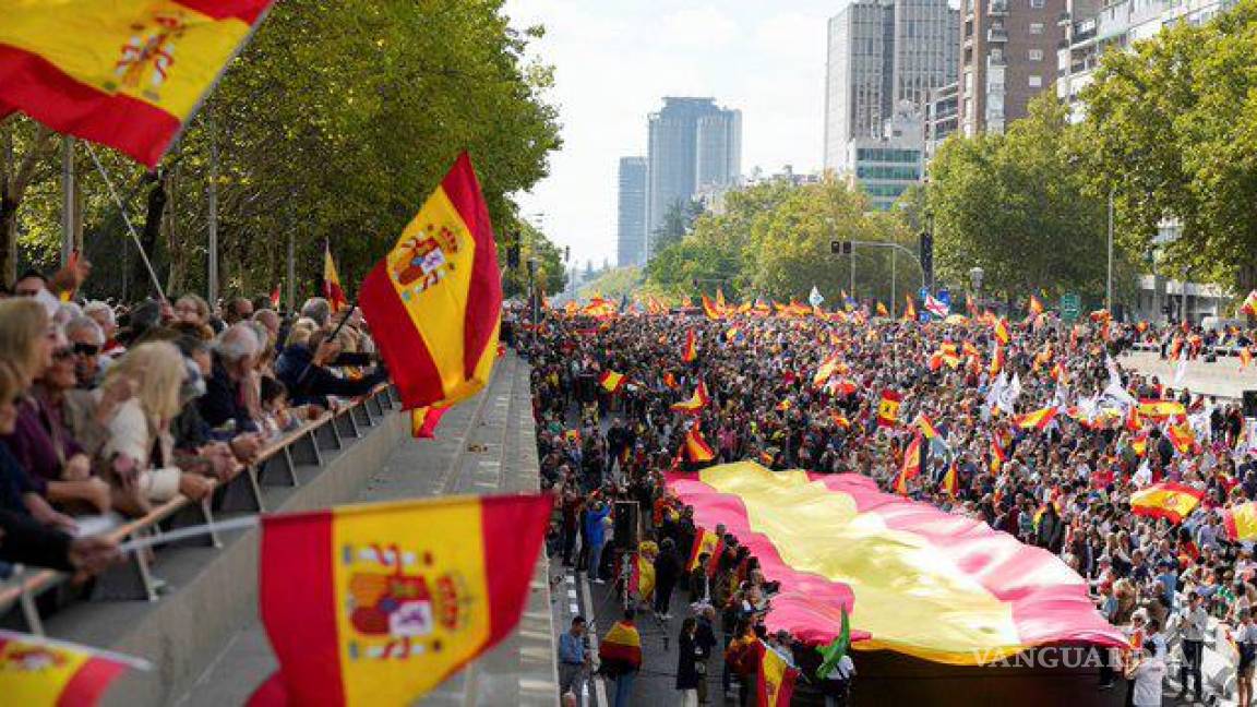 Miles protestan en Madrid contra Pedro Sánchez, exigen su dimisión