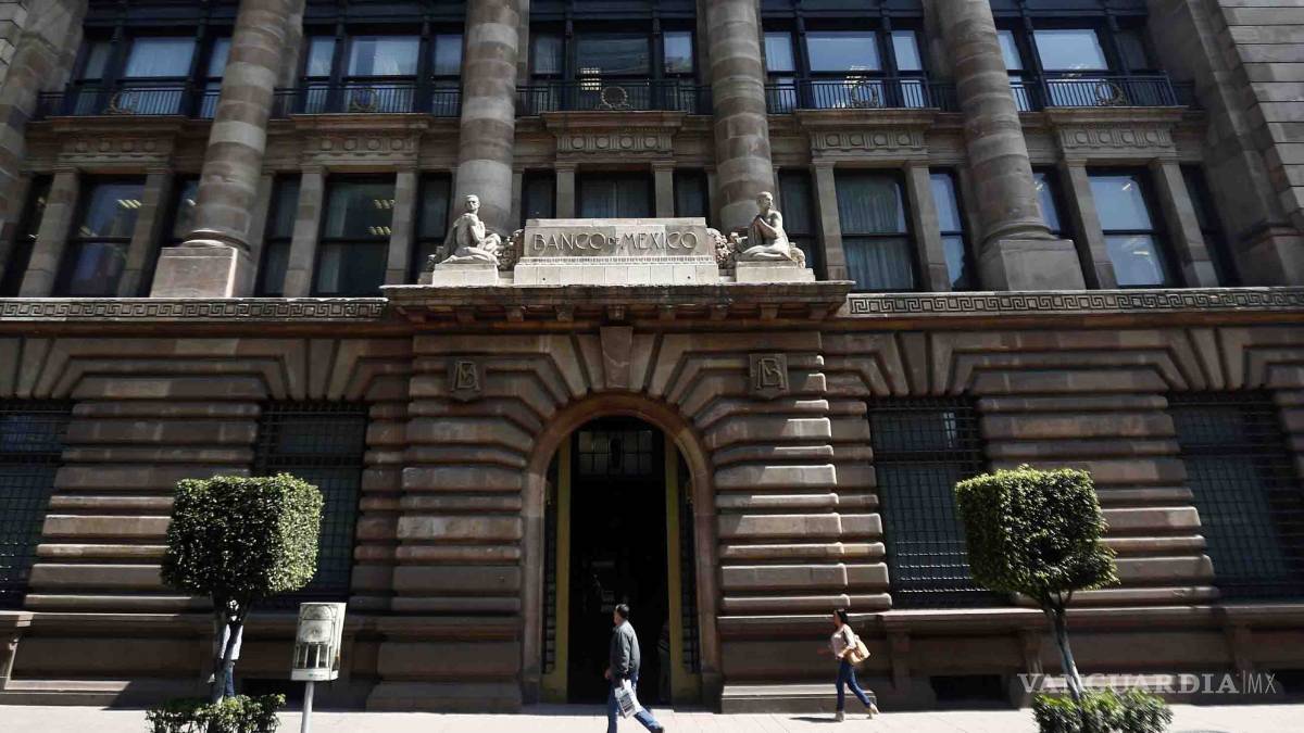 Economía caerá 12.8% al final de 2020, prevé Banxico