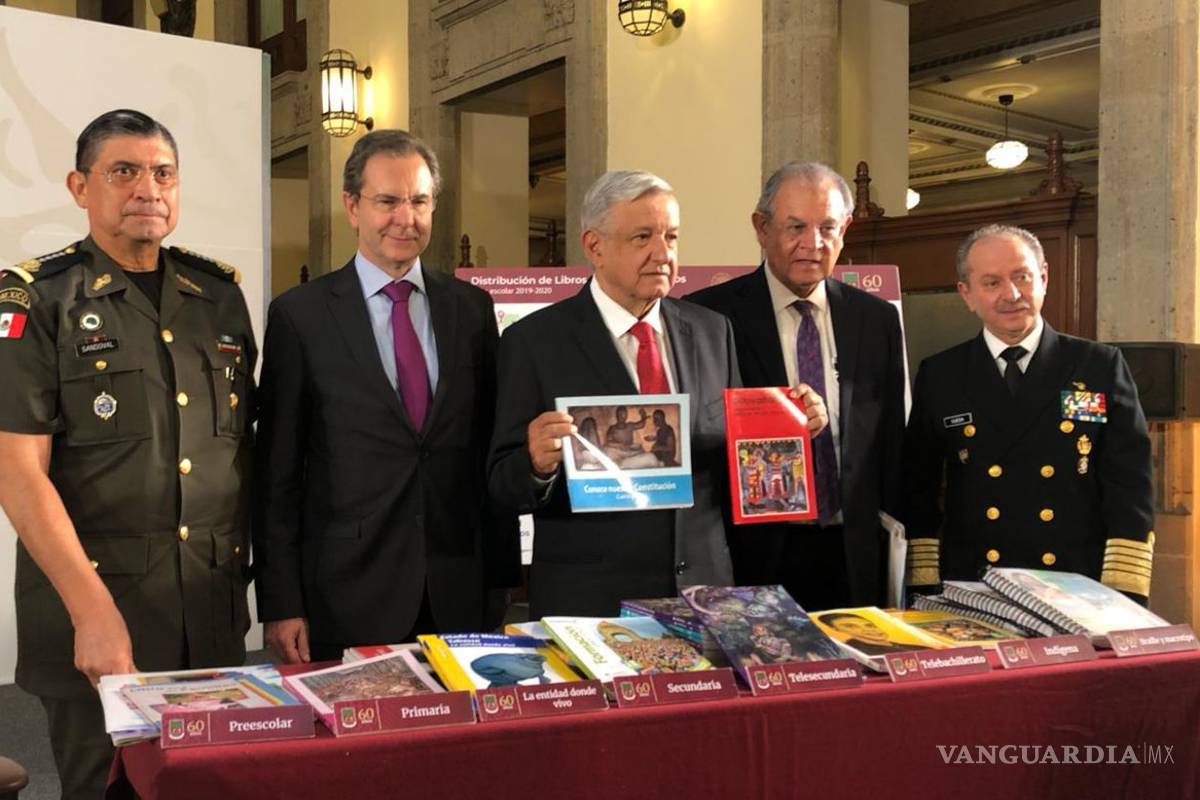 Libros de texto hechos con material reciclado de boletas electorales