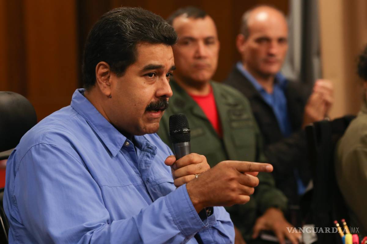 Acorralado por la crisis, Maduro anuncia paquetazo