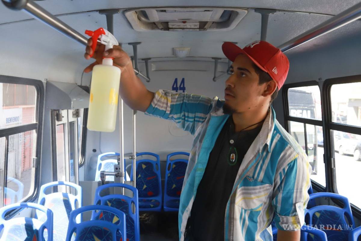 Ayuntamiento de Torreón supervisa medidas de higiene en unidades de transporte público