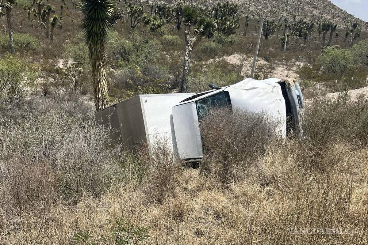 Vuelcan en la carretera a Zacatecas; uno de ellos se encuentra grave
