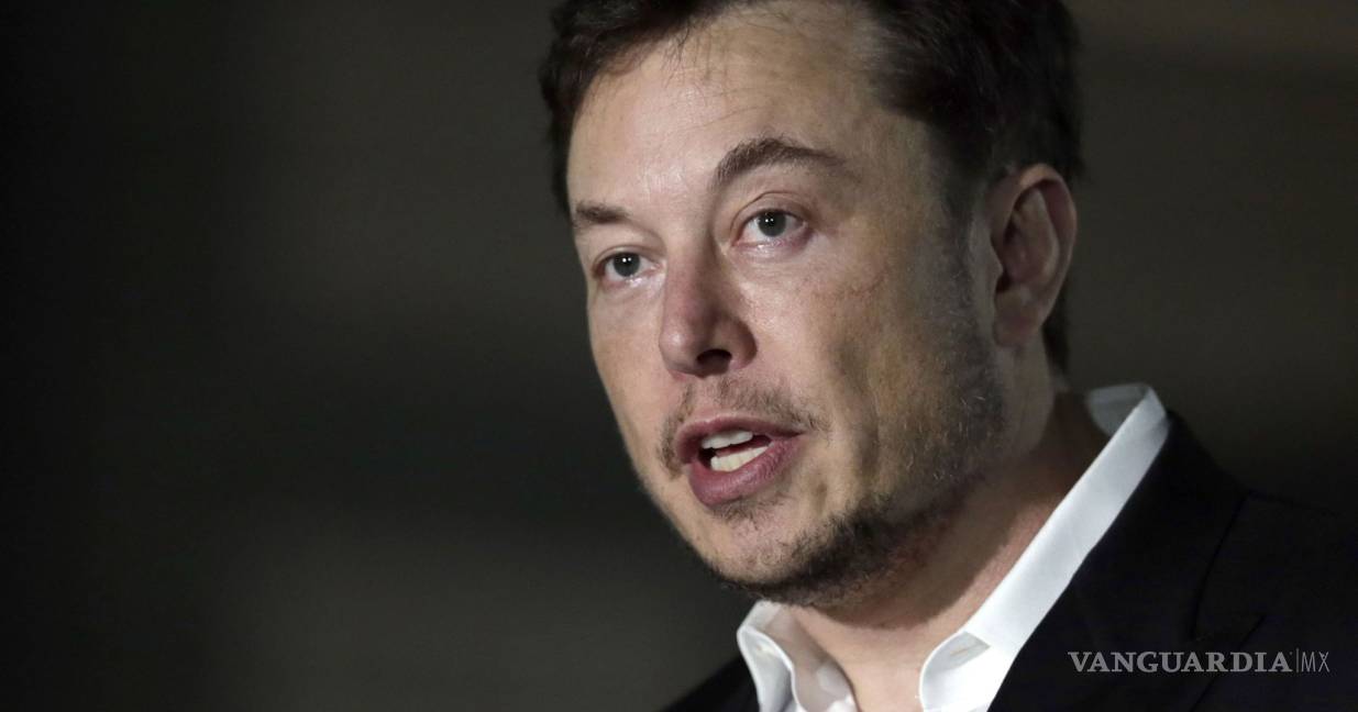 $!Tequileros mexicanos buscan frenar 'Teslaquila' de Elon Musk