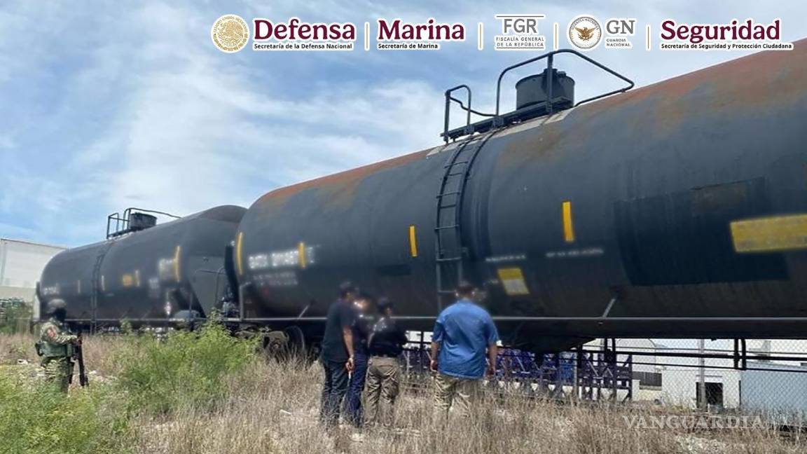 $!Carrotanques sin documentos fueron ubicados en Ramos Arizpe y reportados como abandonados.