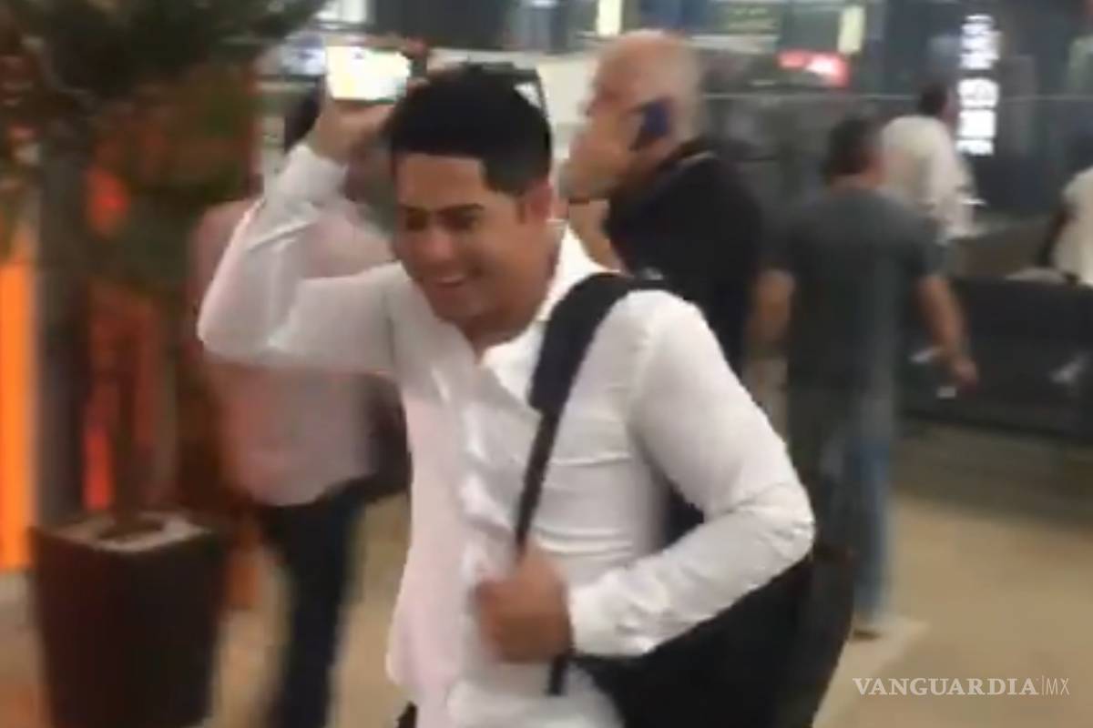 Ya llegaron los Padres a Monterrey y captan al toletero mexicano Christian Villanueva en el aeropuerto
