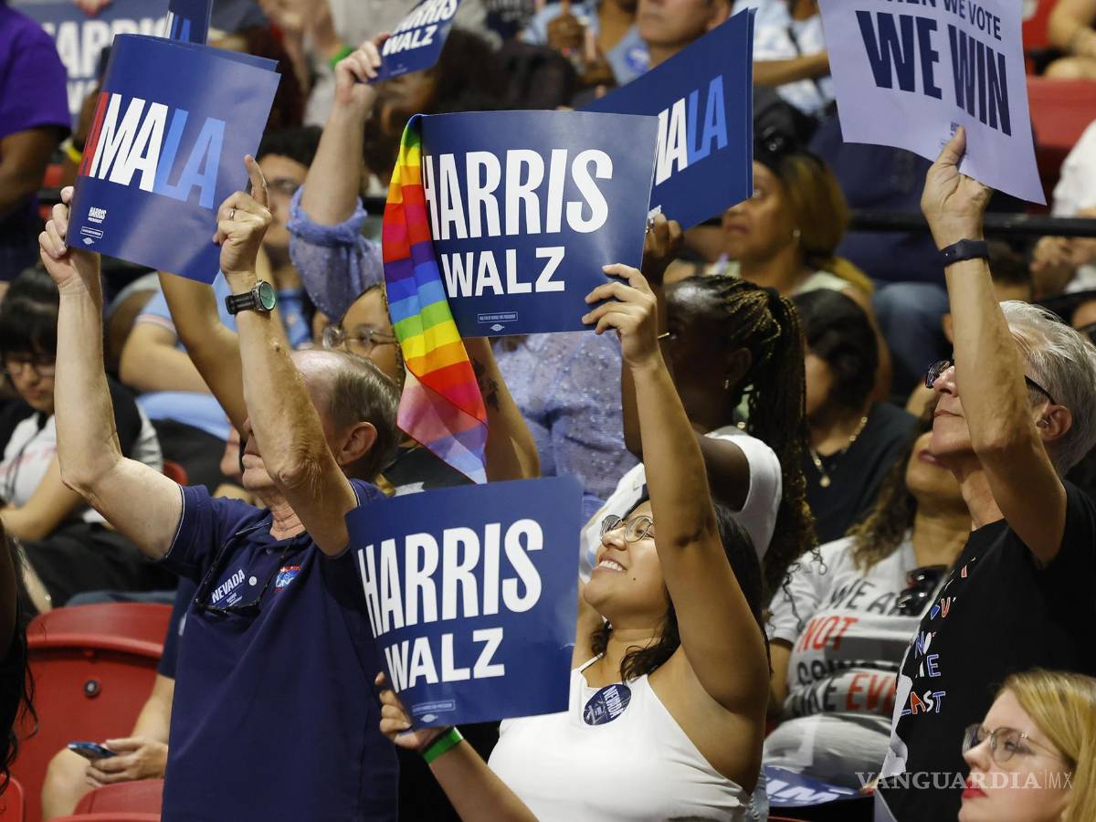 $!Partidarios de la candidata presidencial demócrata a la vicepresidenta Kamala Harris y del candidato a la vicepresidenta, el gobernador de Minnesota Tim Walz.