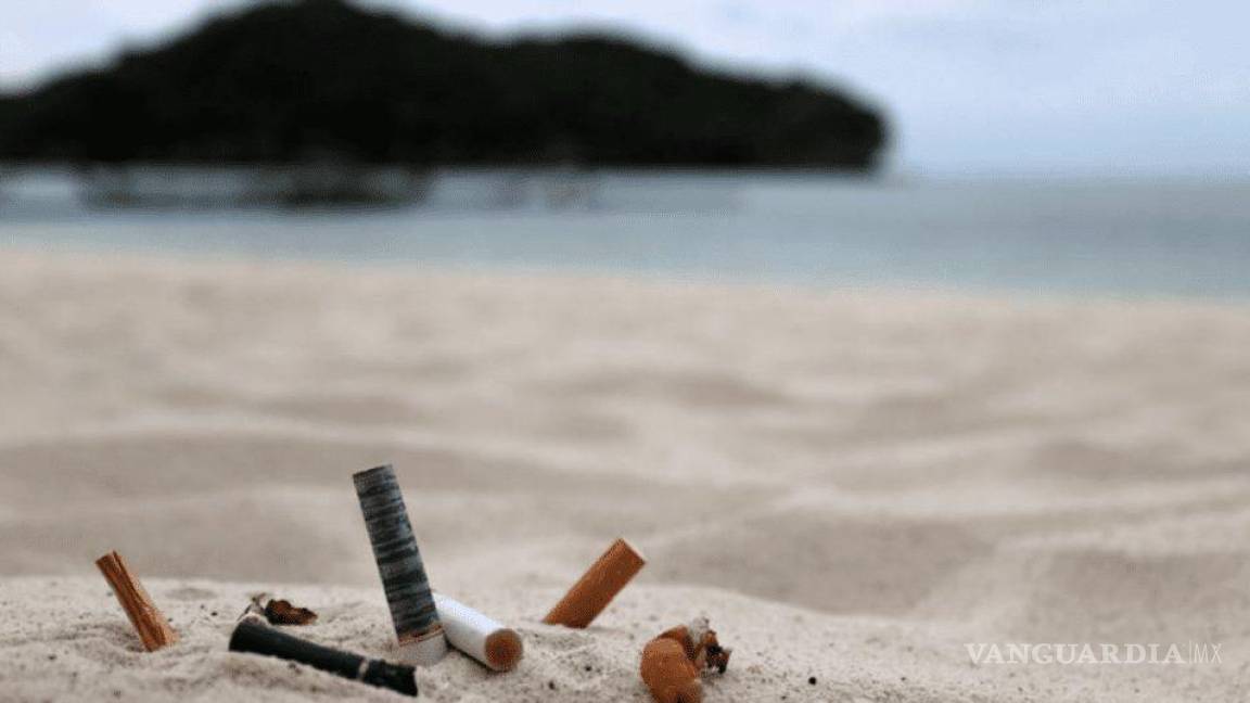 AMLO alista decreto presidencial para prohibir fumar en playas, estadios, centros de espectáculos y hasta los cigarros de chocolate