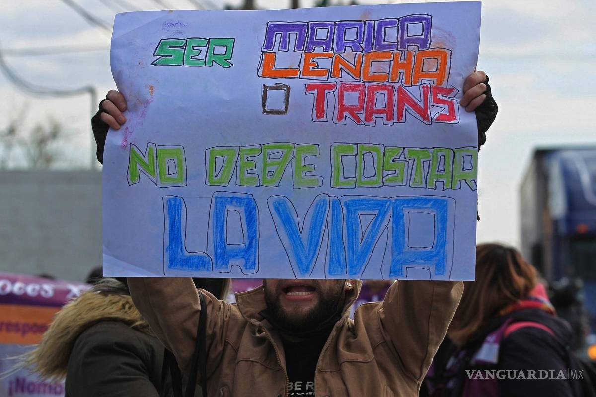 $!Grupos Feministas y colectivos LGBT+ exigen justicia para los feminicidios de Nohemí y Yulizsa.