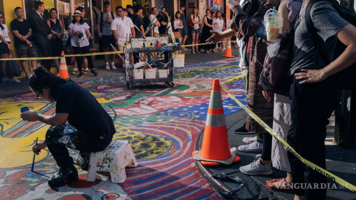 Calle en Nueva York es convertida en una obra maestra del grafiti