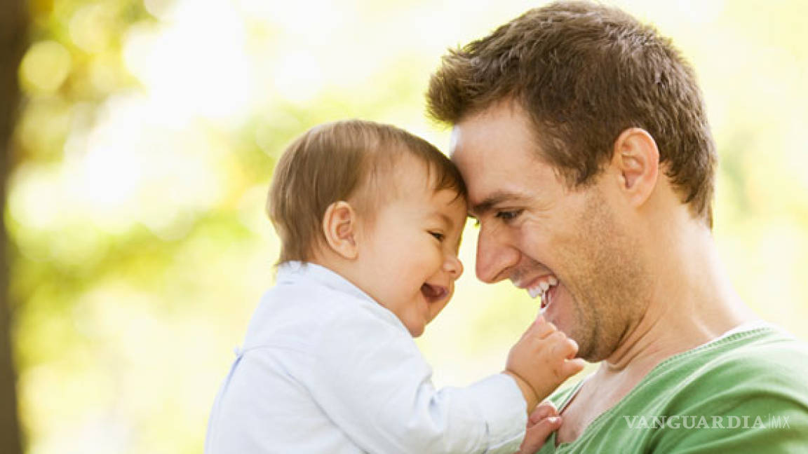 Avalan reforma para conceder licencia de paternidad
