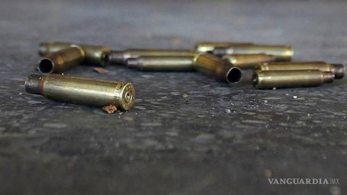 Reportan detonaciones de arma de fuego en casa de Monclova; hieren a joven de 25 años