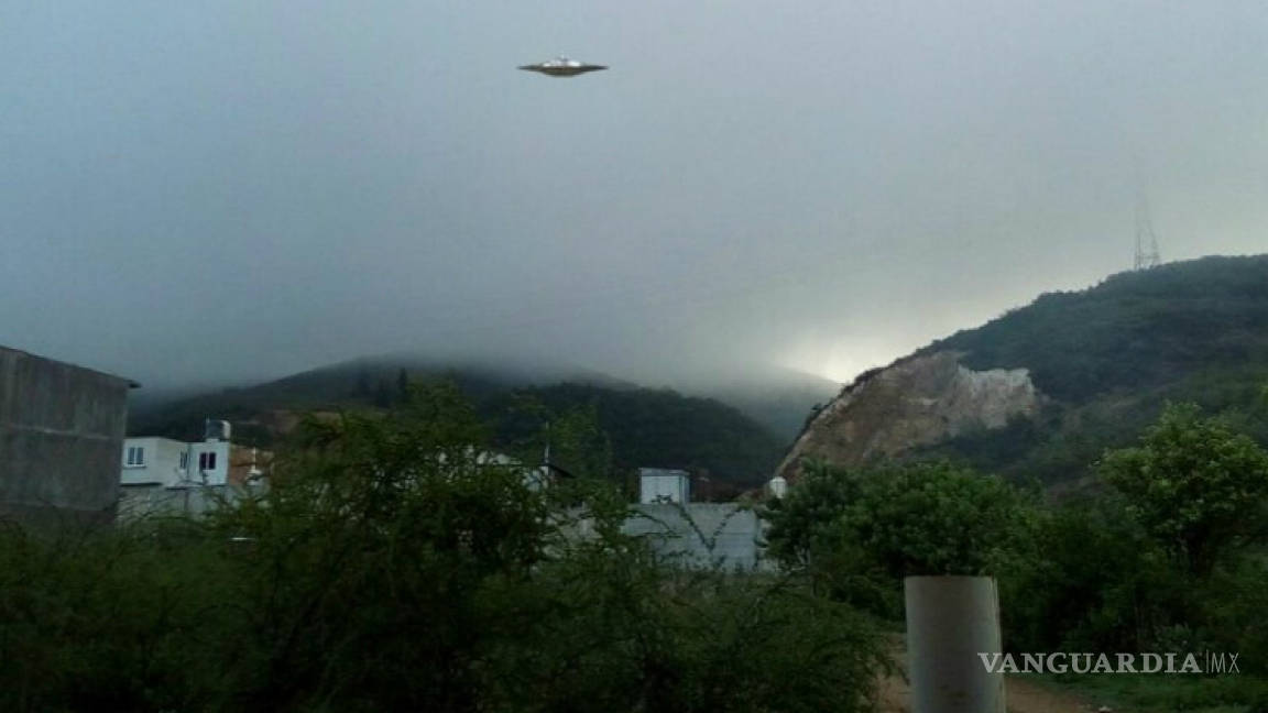 Captan a OVNI sobrevolando el municipio de San Agustín de las Juntas, Oaxaca (video)