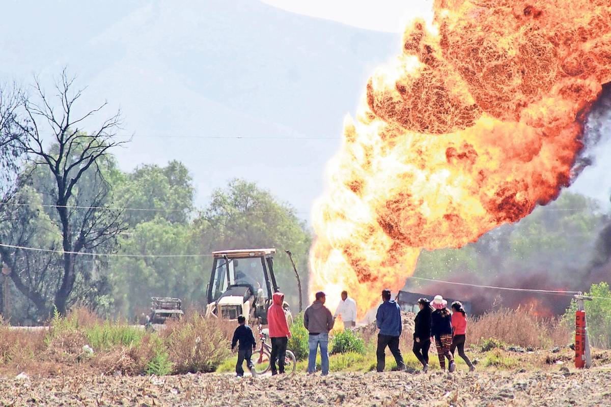 Huachicoleros; la subcultura ilegal que ya tiene santo y cantante