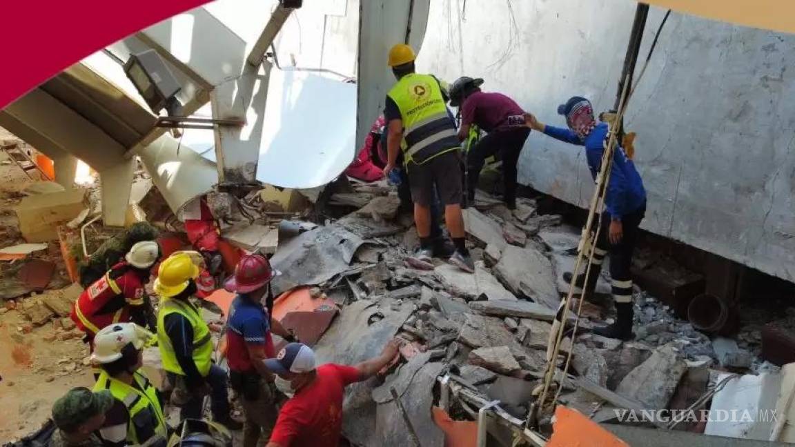 Se derrumba techo en Colegio Antonio Repiso de Cd. Victoria, Tamaulipas; quedaron atrapadas 3 personas (Video)