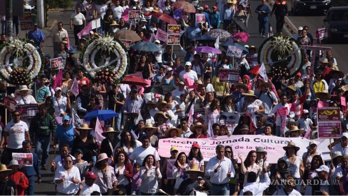 “¡Justicia, no salario rosa!”, exigen en marcha contra feminicidios en el Edomex