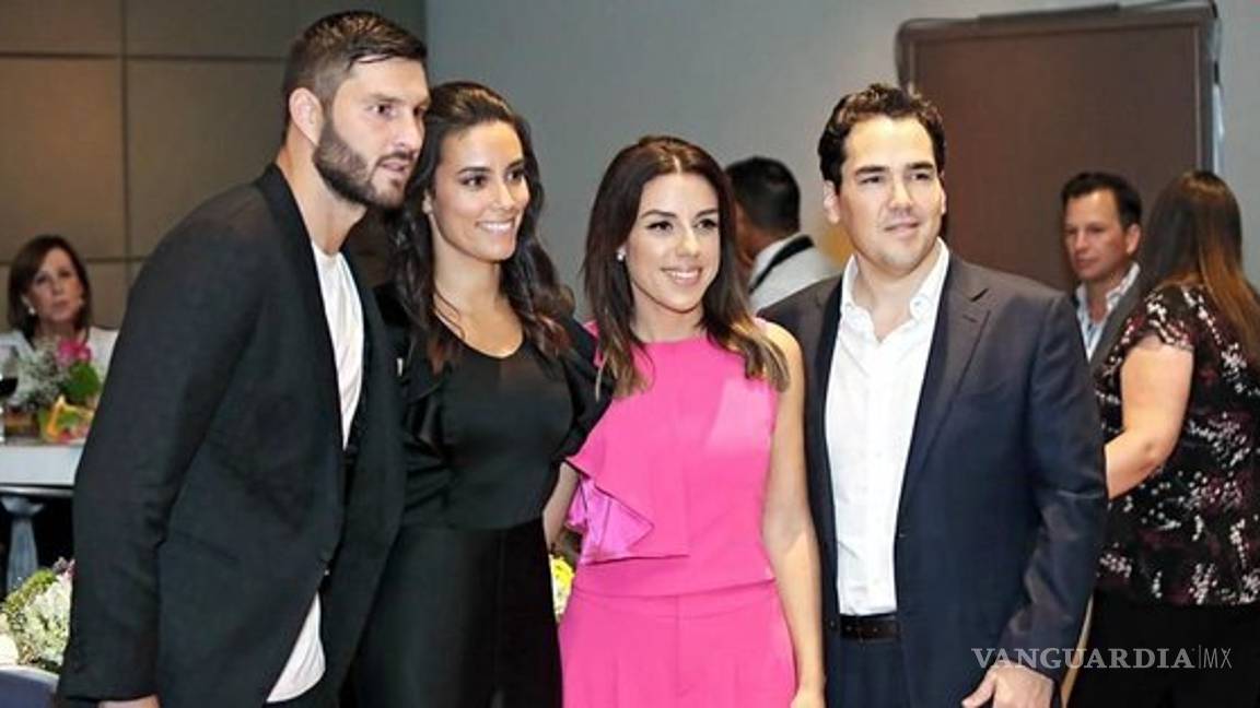 $!Subasta André-Pierre Gignac jerseys de Brady, Messi y Ronaldo a beneficio de niños con cáncer