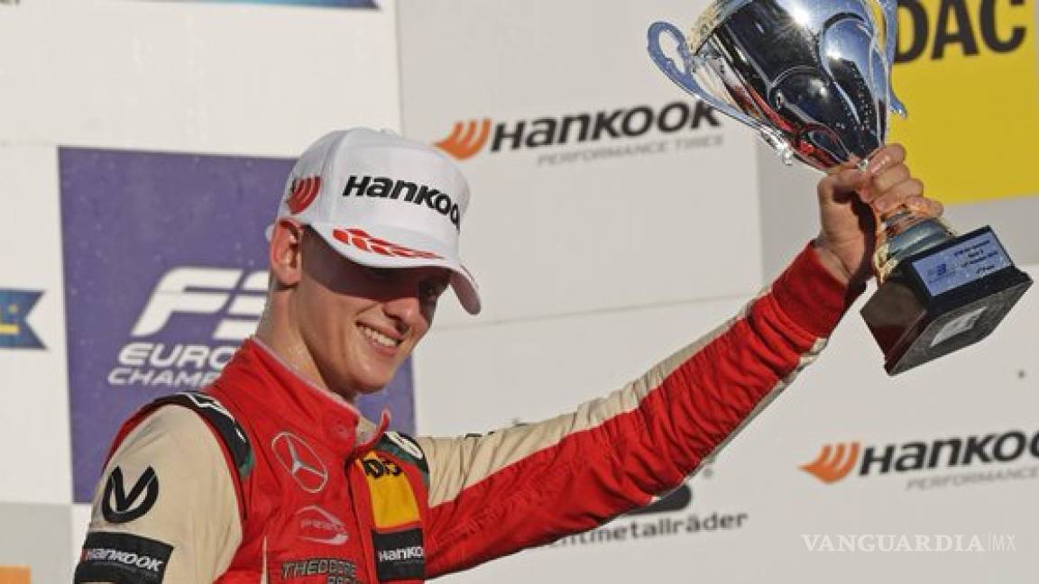 Hijo de Schumacher iguala a su padre al conseguir la Fórmula 3