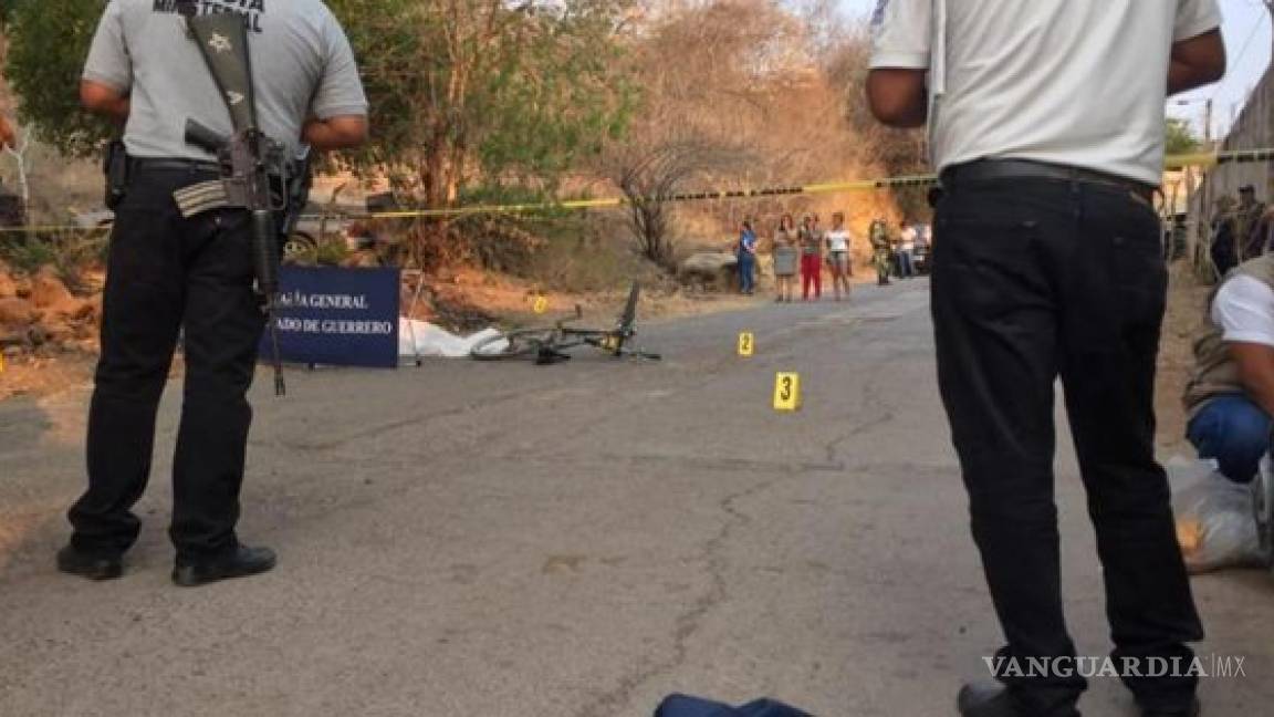 Asesinan al secretario general de Coyuca de Catalán, Guerrero, cuando corría