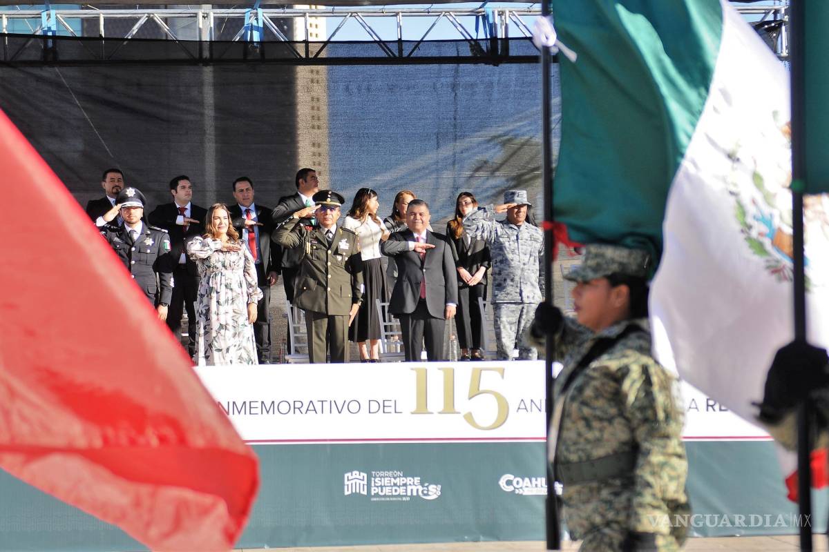 Tradición patria: desfile por la Revolución Mexicana reúne a 20 mil torreonenses