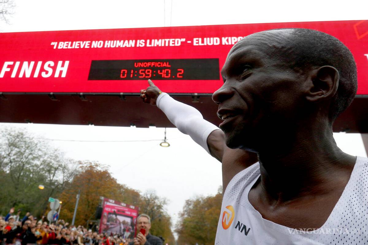 Eliud Kipchoge se convierte en el primer hombre en correr un maratón en menos de 2 horas... pero, ¿cómo lo logró?