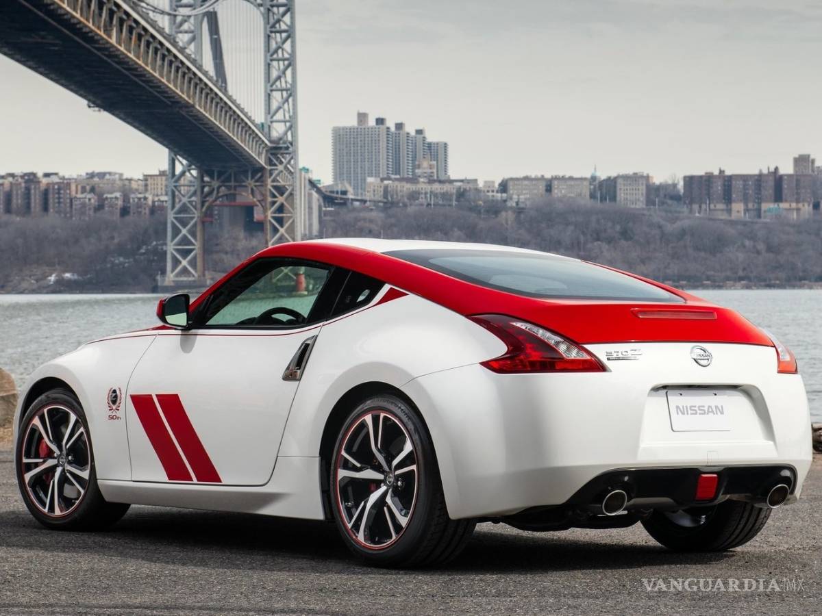 $!Nissan 370Z tendría sucesor con motor V6 biturbo y caja manual, el 400Z