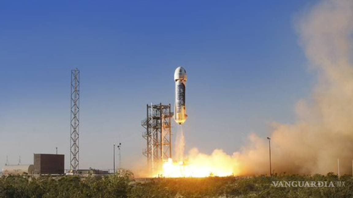 Blue Origin realiza prueba exitosa de lanzamiento y aterrizaje