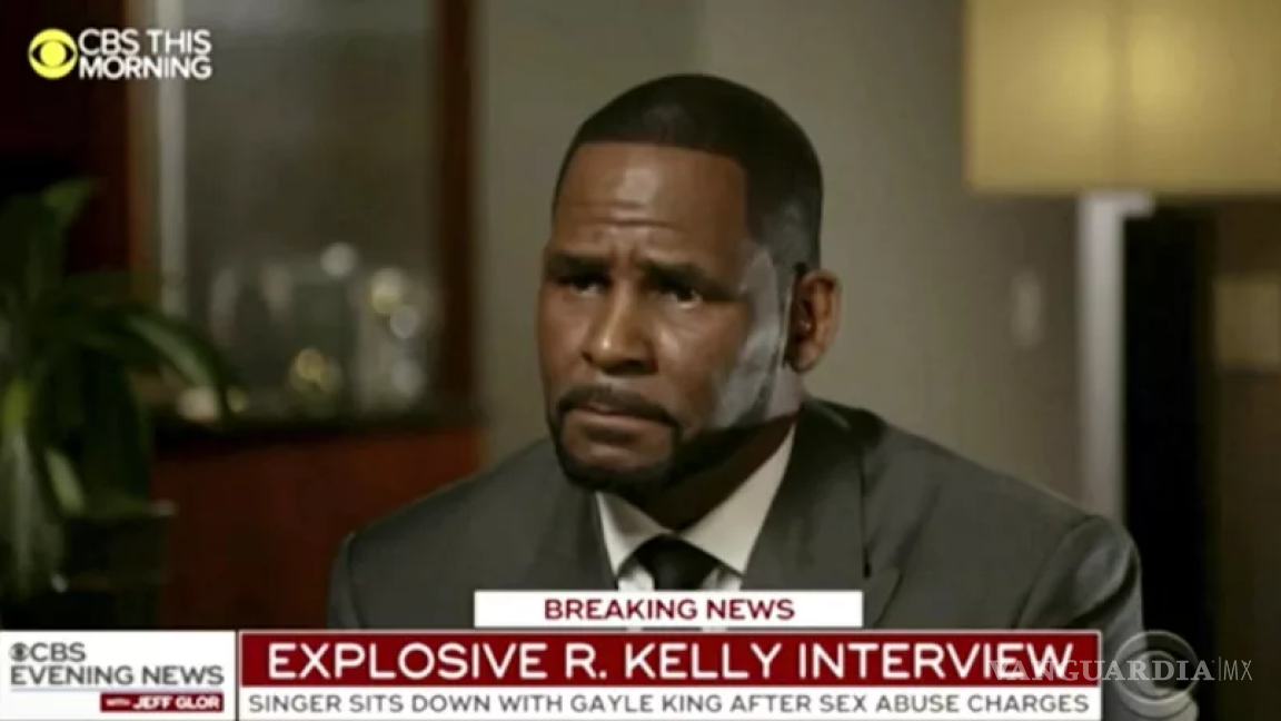R. Kelly llora, llama a acusadoras de abuso “mentirosas”