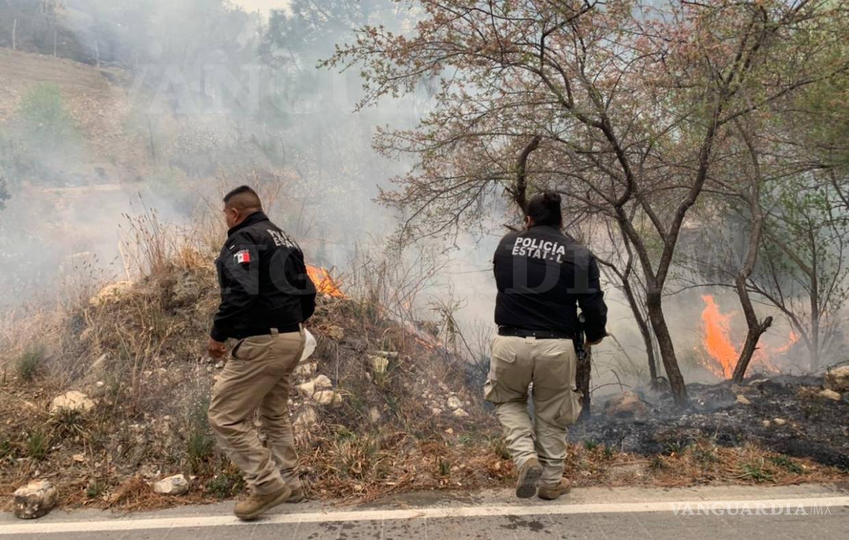 $!Fuego no cede: Así se vive desde adentro el incendio en la Sierra de Artega