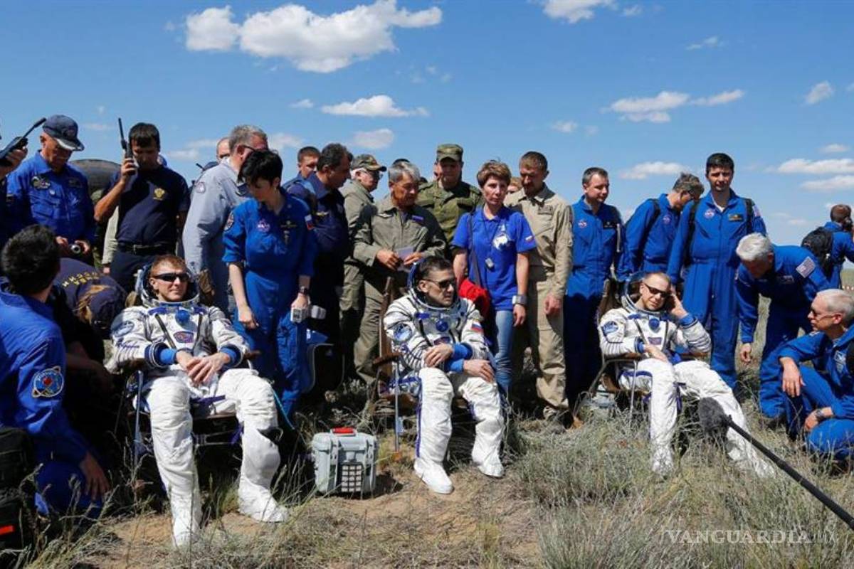 Tres astronautas de la EEI regresan a Tierra