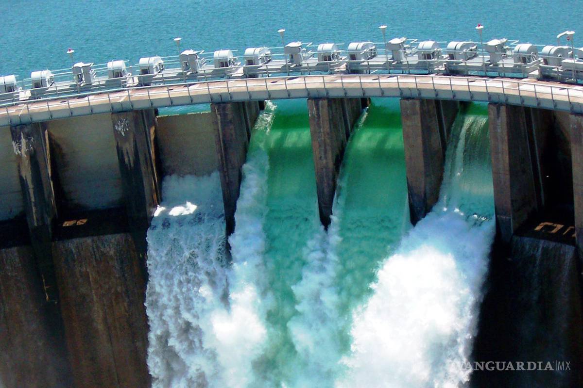 CFE contempla el uso de energías renovables hasta 2023