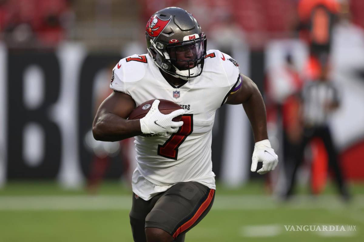 Bills firma al corredor Leonard Fournette, campeón del Super Bowl LV