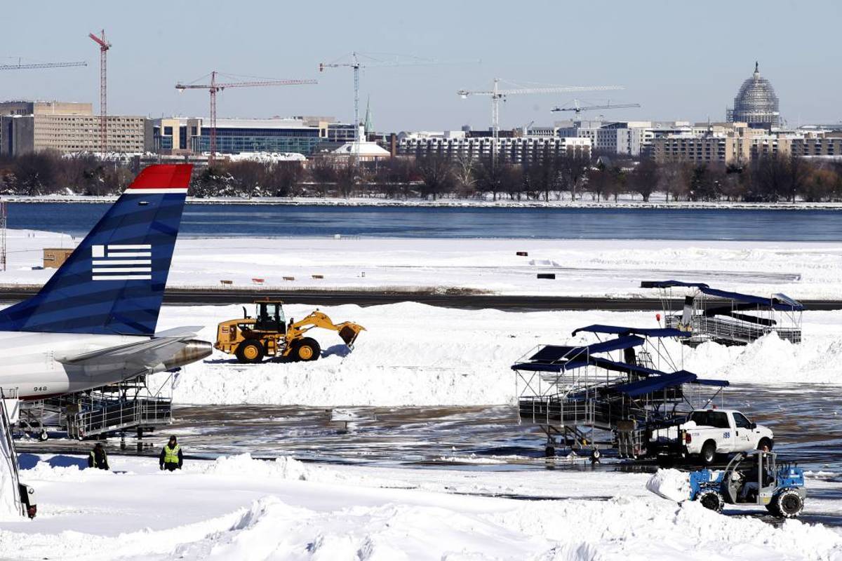 Reabren aeropuertos de Washington