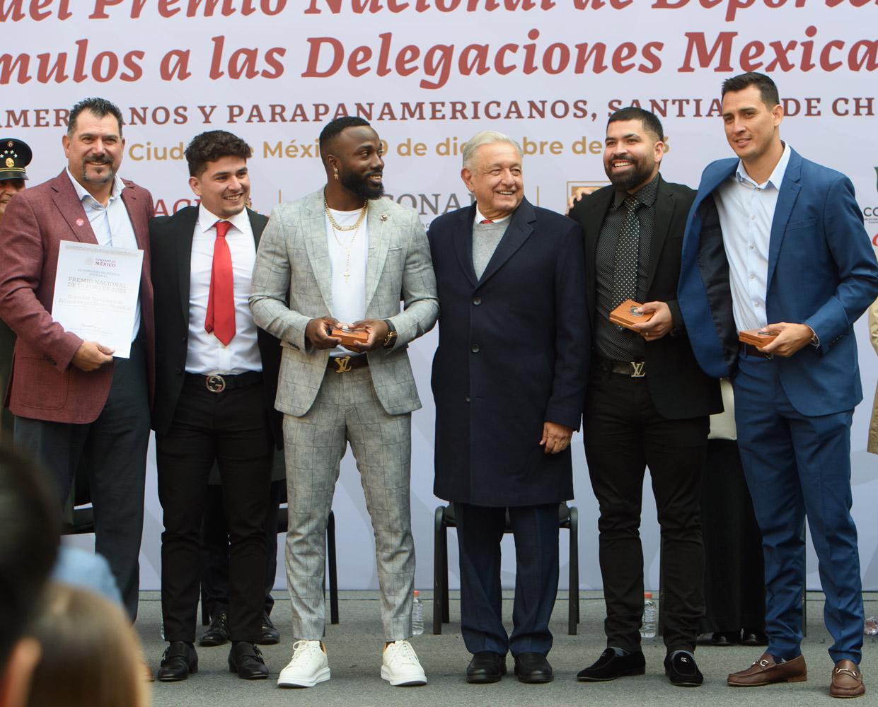 $!Los peloteros mexicanos se hicieron del tercer lugar en el Clásico Mundial 2023.
