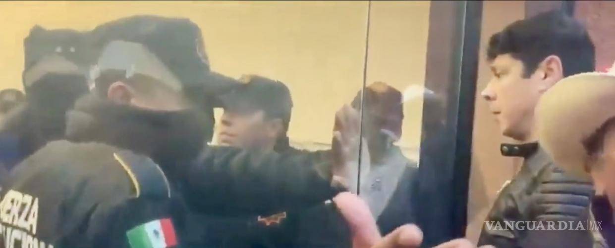 $!Un nuevo zipizape tuvo lugar en las oficinas de la Tesorería estatal provocado por alguien que usurpa desde el primer día de este mes las funciones de gobernador.