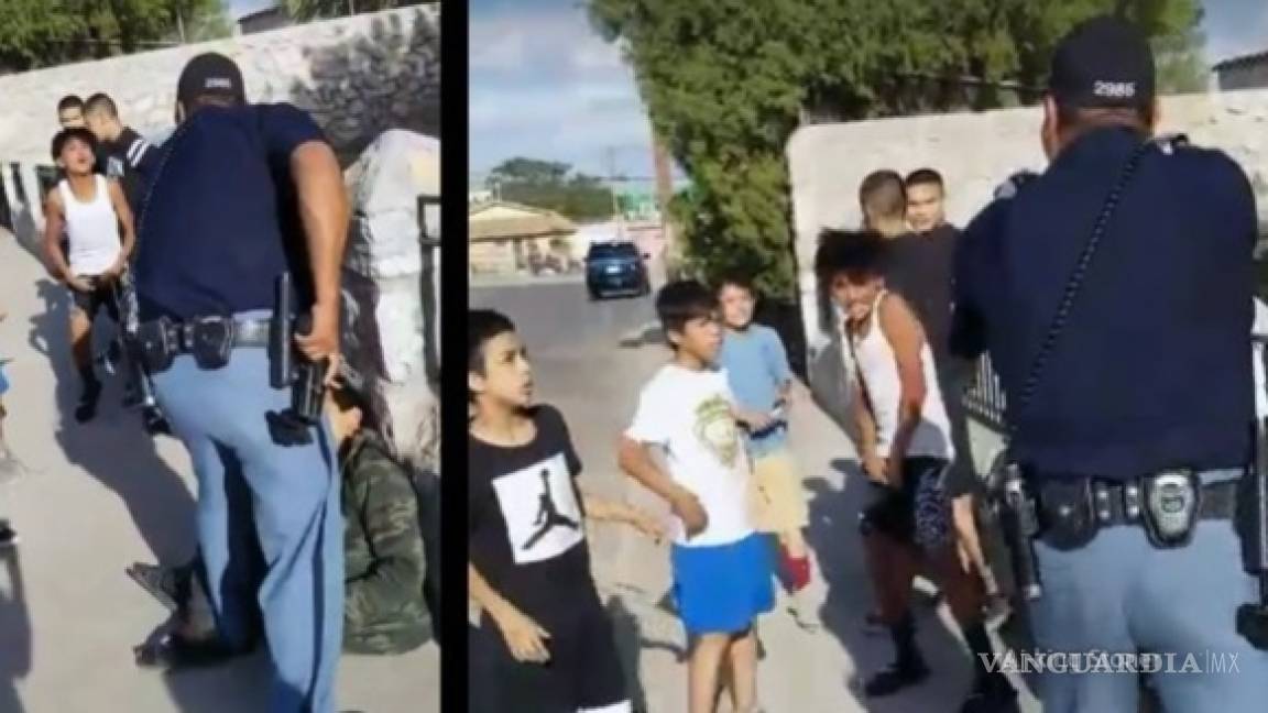 Policía apunta a niños con su pistola en El Paso, Texas (video)