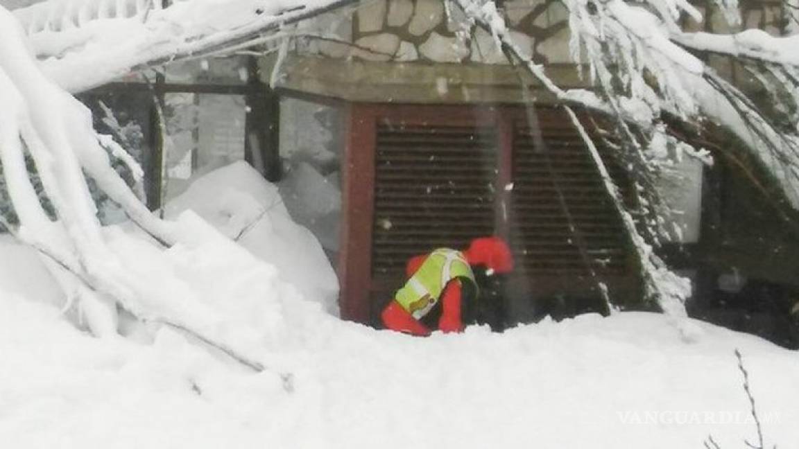 $!Buscan a 23 personas en hotel sepultado en Italia; suman 11 sobrevivientes