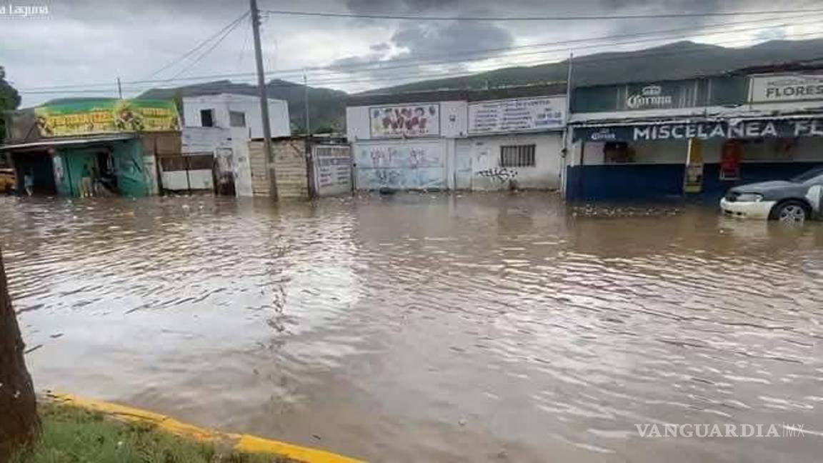 $!Colonias del poniente de Torreón enfrentan graves inundaciones tras fuertes lluvias.