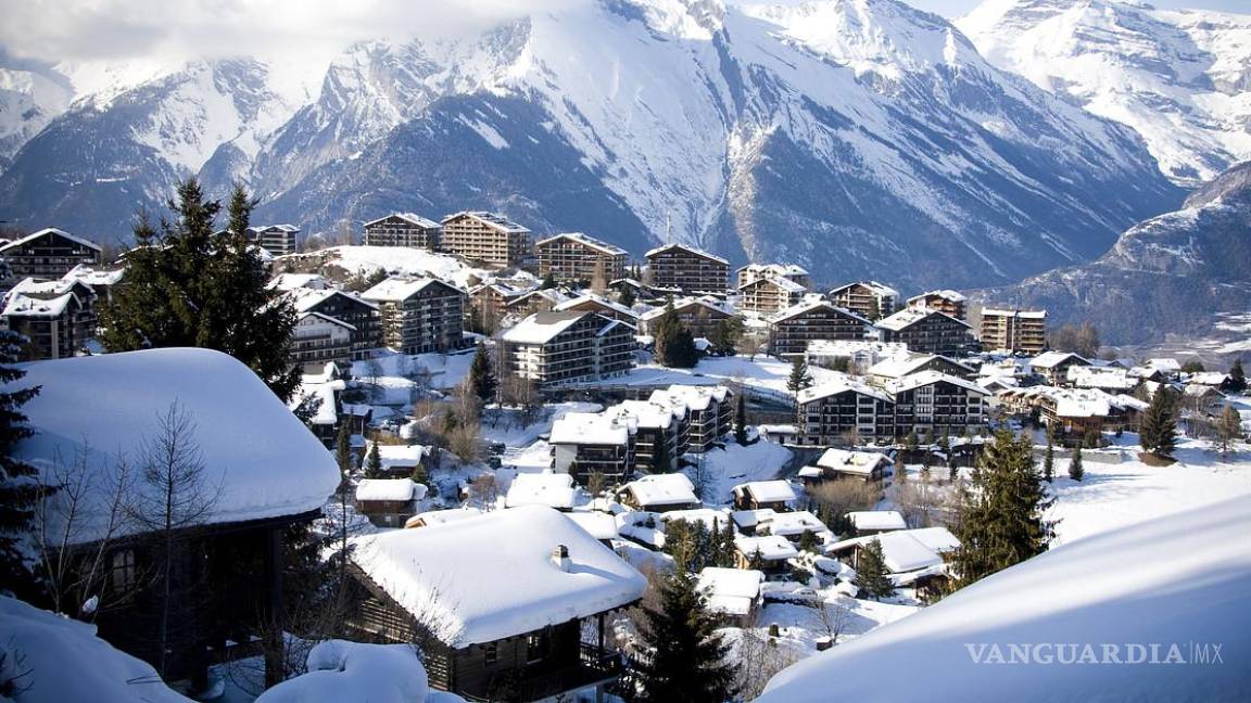 ¿Se adelanta el frío?... en 4 días, Alpes suizos pasaron de los 30 grados a cubrirse de nieve (video)