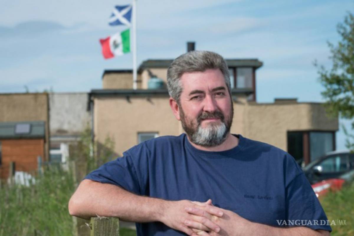 Granjeros escoceses se revelan contra Donald Trump, intentó cobrarles un muro y ellos ponen banderas mexicanas