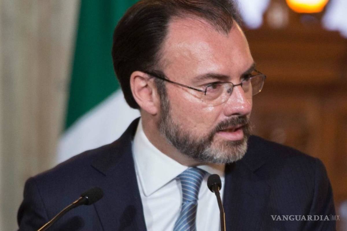 Videgaray pide "examen de conciencia" a empresas que buscan construir el muro de Trump