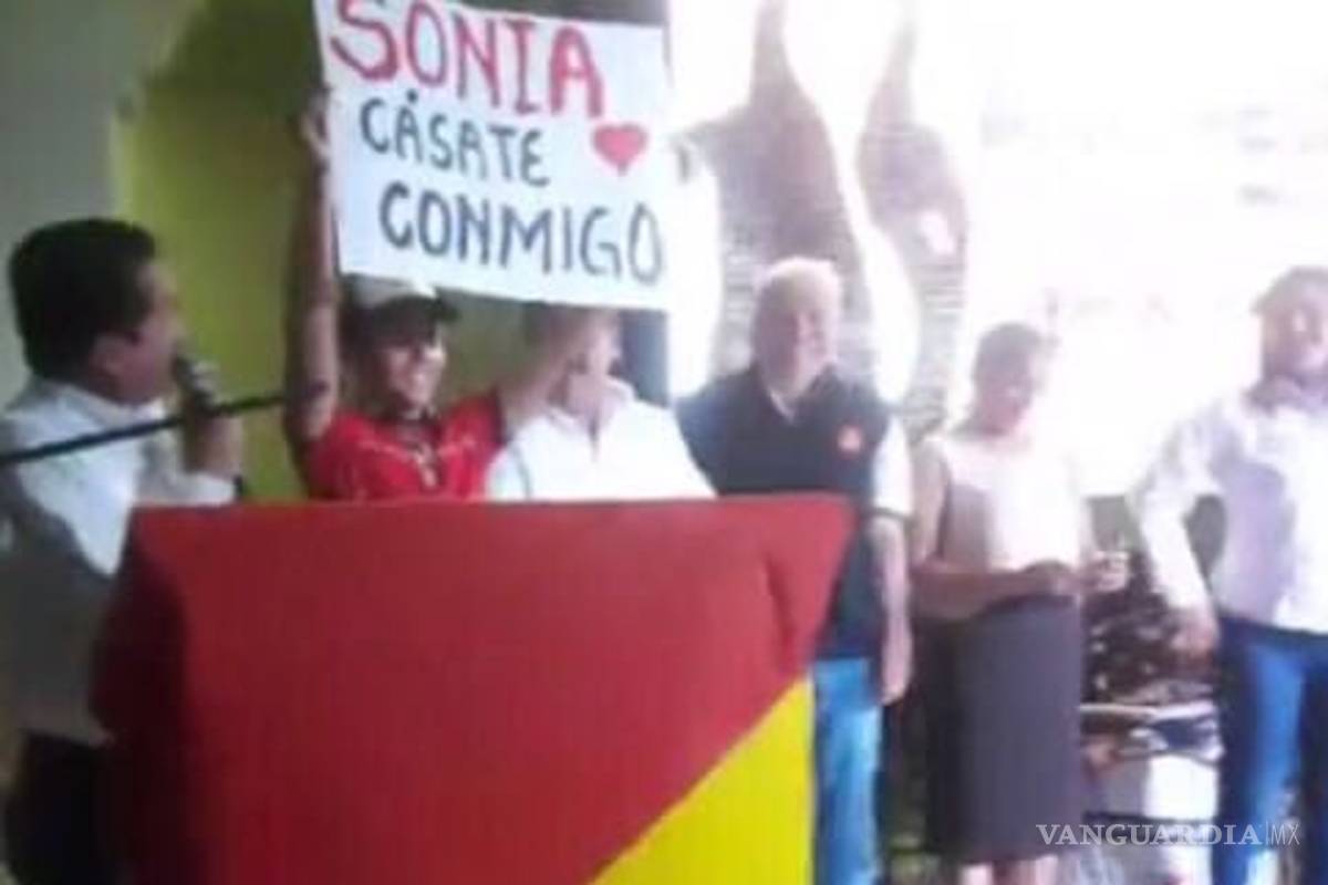 Piden matrimonio a candidata en arranque de campaña en Hidalgo