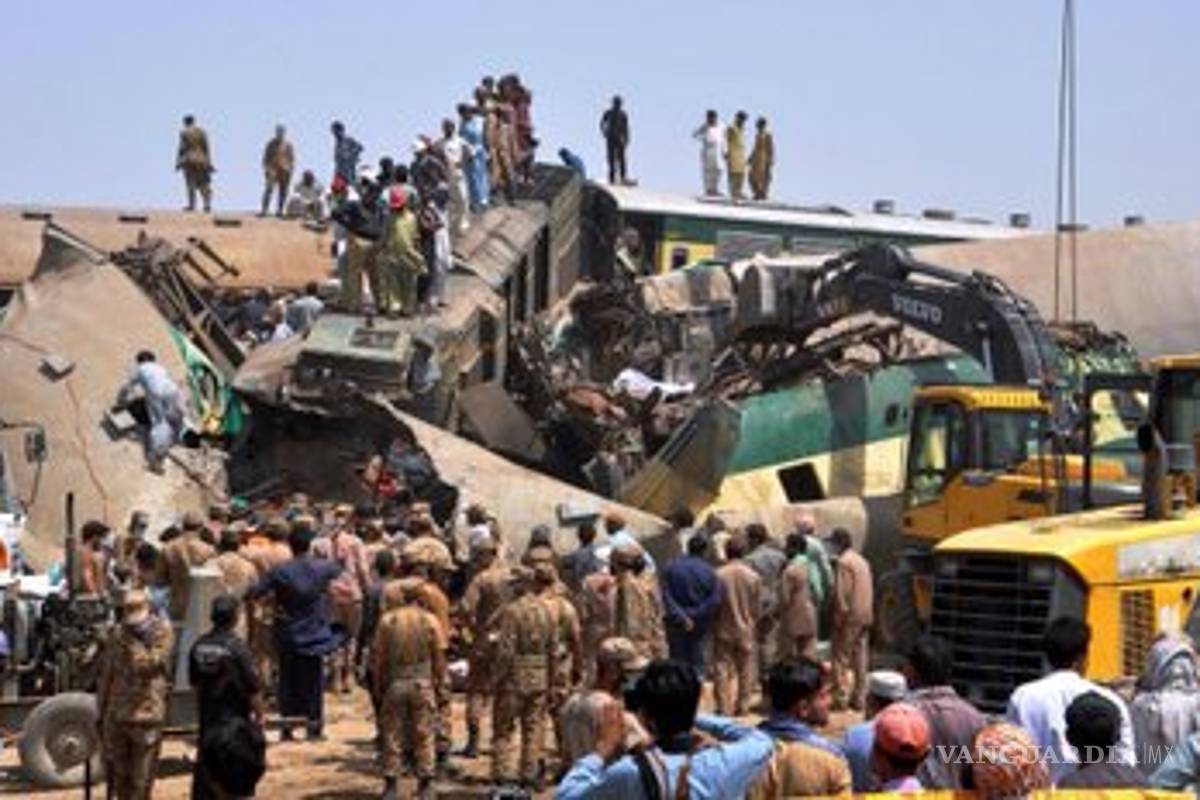 Choque de trenes deja 40 muertos al sur de Pakistán
