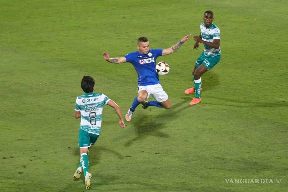 Cruz Azul conquista La Laguna