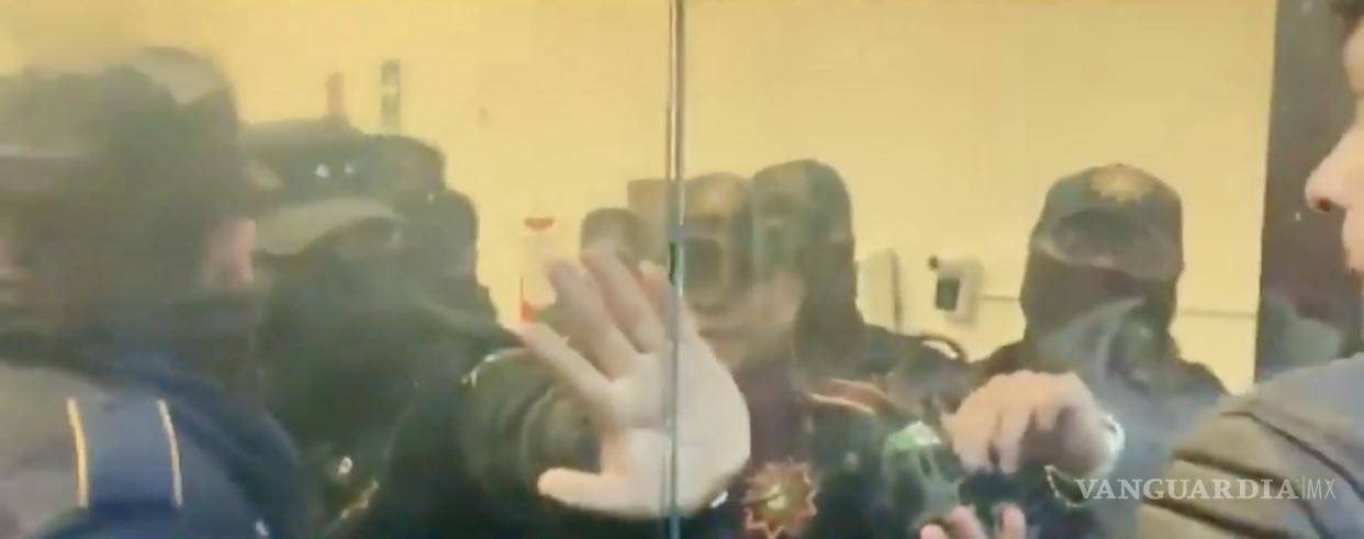 $!Un nuevo zipizape tuvo lugar en las oficinas de la Tesorería estatal provocado por alguien que usurpa desde el primer día de este mes las funciones de gobernador.